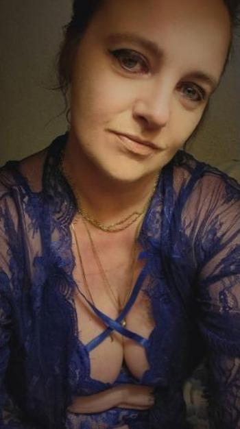 Loyalty, 41  female escort, Palmdale