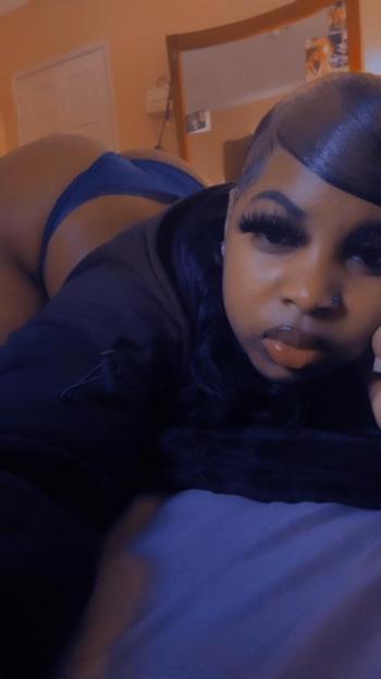 Sweets, 21  female escort, Palmdale