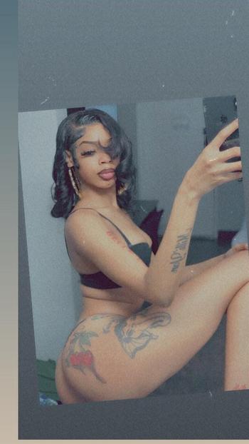 Sexy , 23  female escort, Palmdale