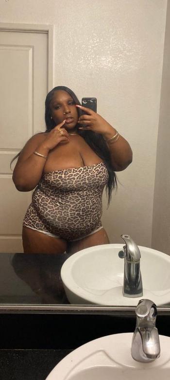 Bella, 25  female escort, Palmdale