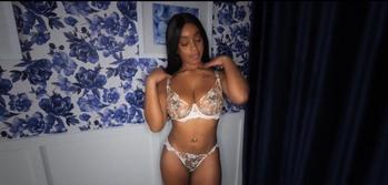 Hayley, 25  female escort, Palmdale